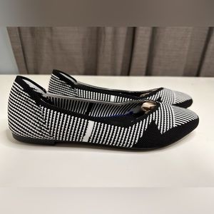 NWOT, fabric slip on flats, size 37